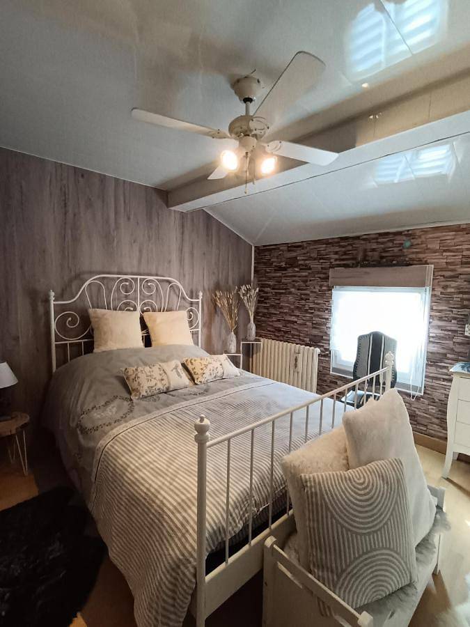 Maison d’hôte pour 9 personnes, avec jardin, adapté aux familles à La Celle-sous-Gouzon - 4