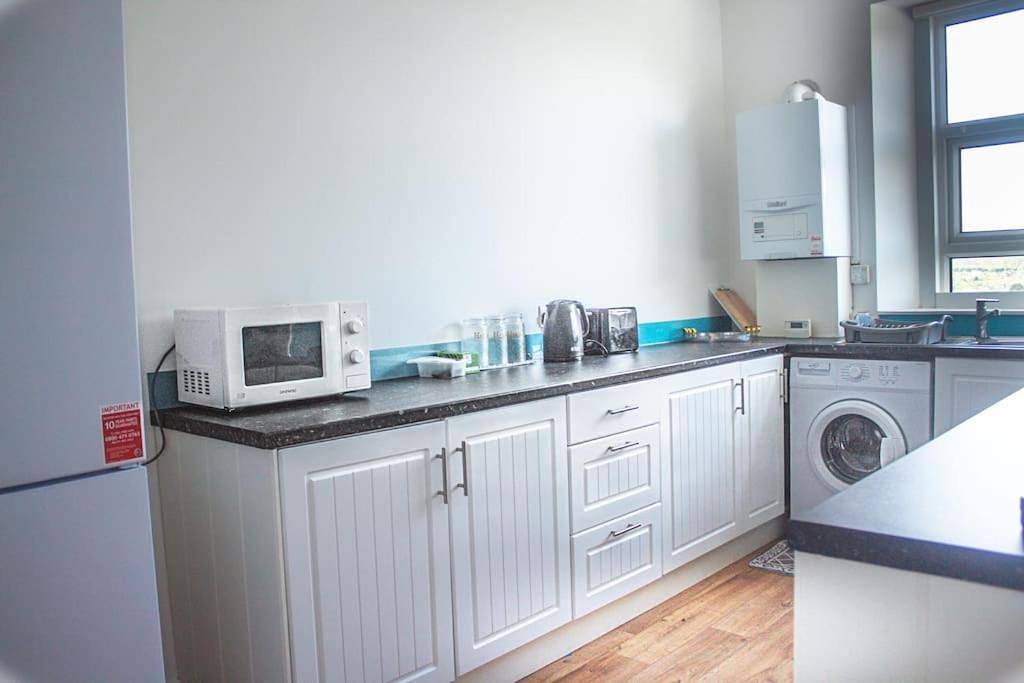 Entire apartment, Private Parking, Urban Comfort & City Haven in Plymouth, South West England