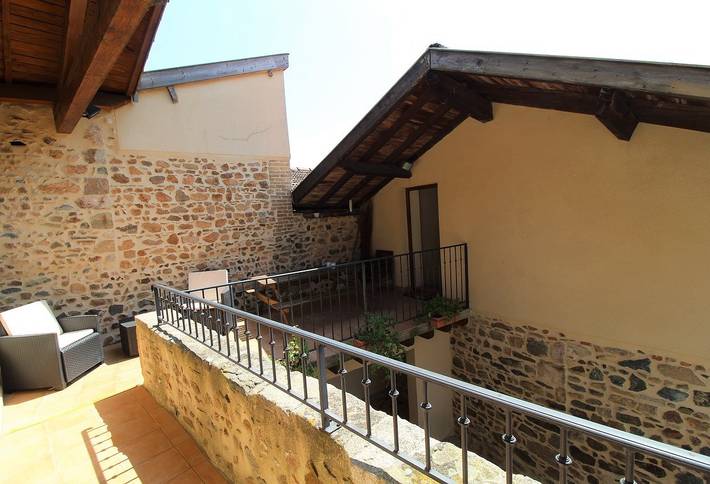 Gîte Les Bourrons in Vauxrenard, Villefranche-sur-Saône region