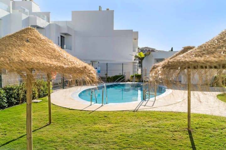 Holiday Home 'Fantastic Townhouse Near The Beach' with Sea View, Wi-Fi and Air Conditioning in Playa El Ejido (Mijas), Fuengirola