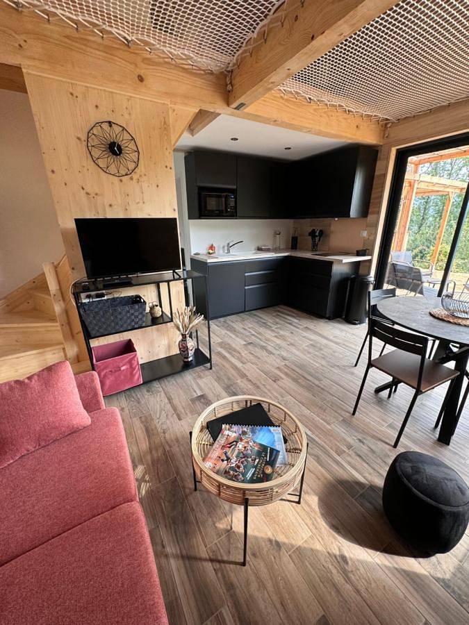 Chalet pour 4 personnes, avec piscine ainsi que vue et jardin dans l' Ariège - 2