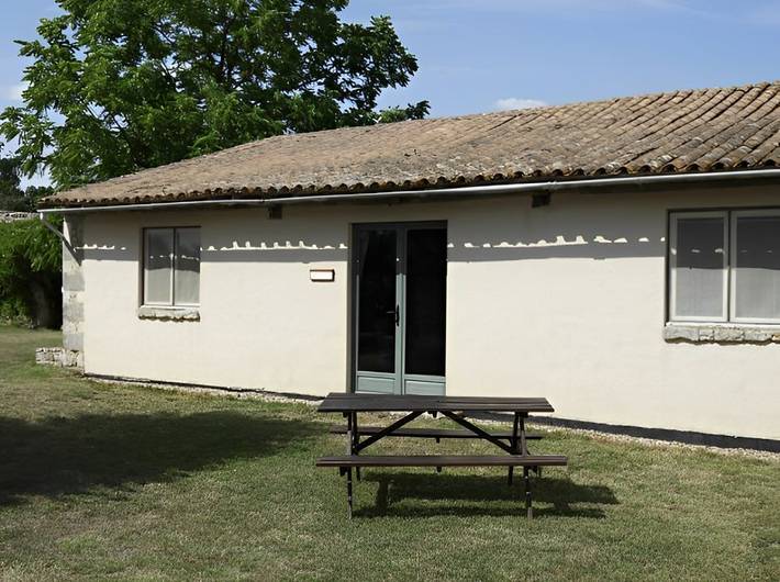 Gîte pour 5 personnes, avec piscine et jardin