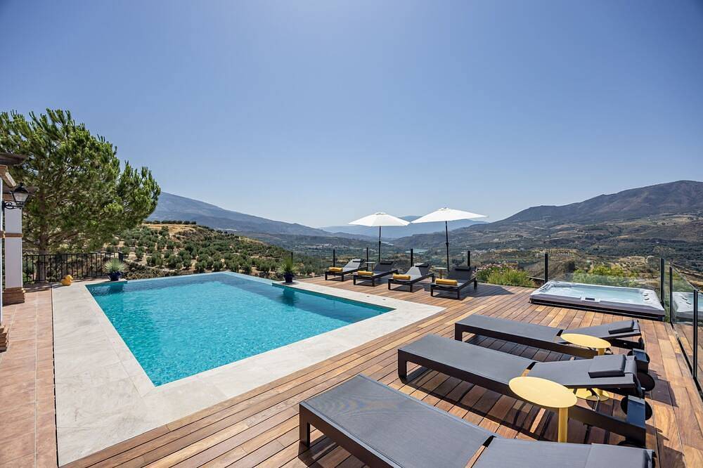 Villa rural tradicional con fantásticas vistas y gran piscina privada in El Valle, Provincia de Granada