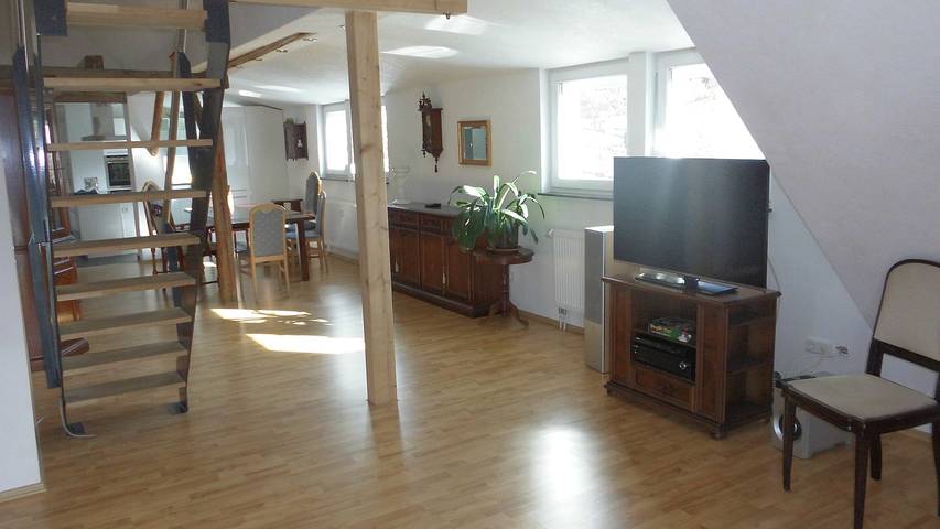 Ganze Wohnung, Ferienwohnung 'Stuifenblick' mit Bergblick, Privatem Garten und Wlan in Waldstetten, Schwäbische Ostalb