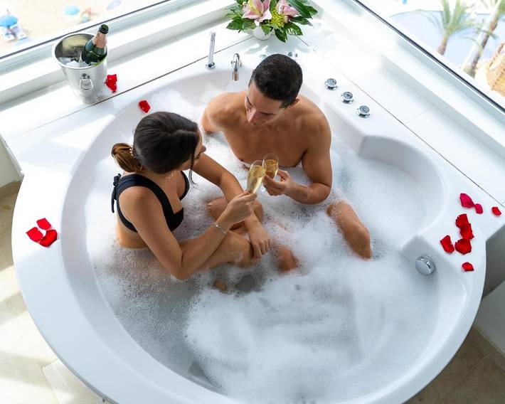Hôtel pour 10 personnes, avec Jacuzzi et Terrasse ainsi que Piscine et Sauna dans Playa de Poniente