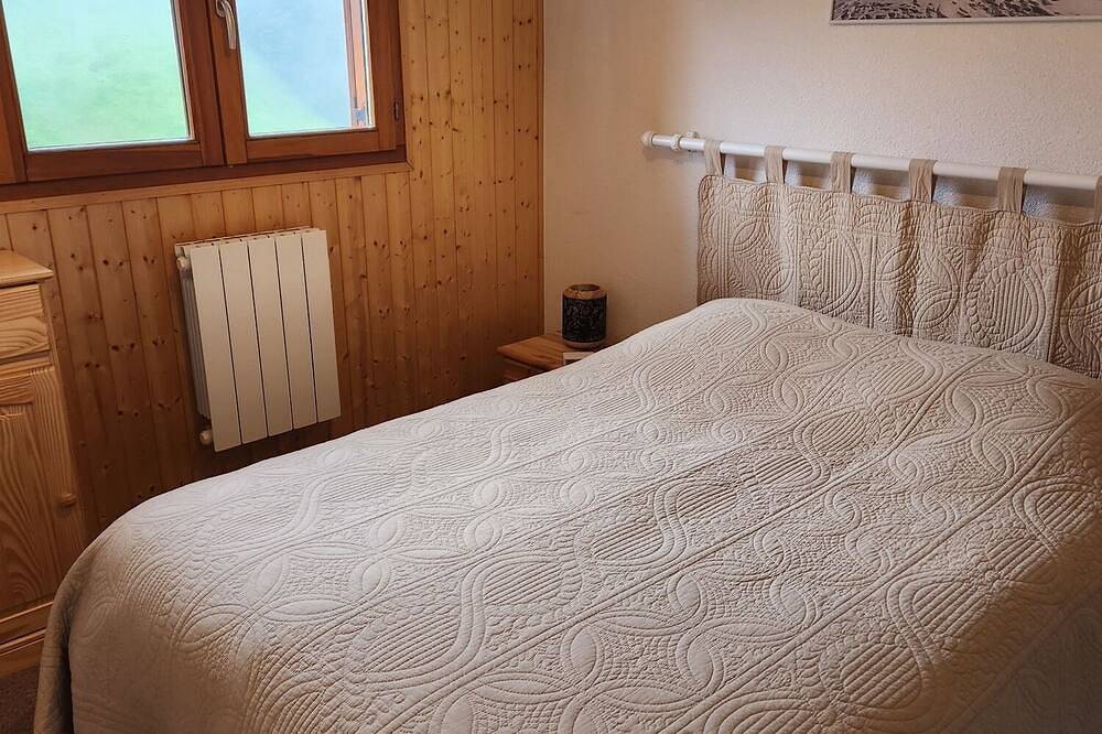 Ganze Wohnung, 2 bedroom appt 20 mins from Morzine and rest of Portes du Soleil in Le Biot, Thonon-les-Bains und Umgebung