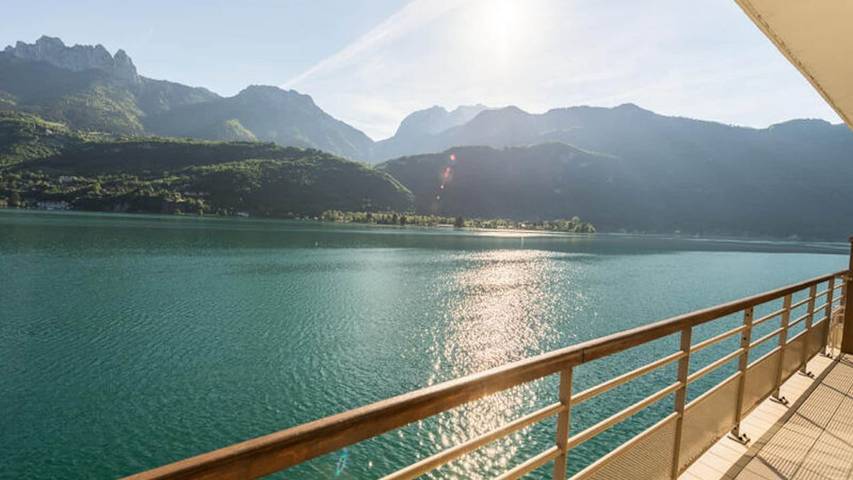 Location de vacances pour 7 personnes, avec balcon à Doussard