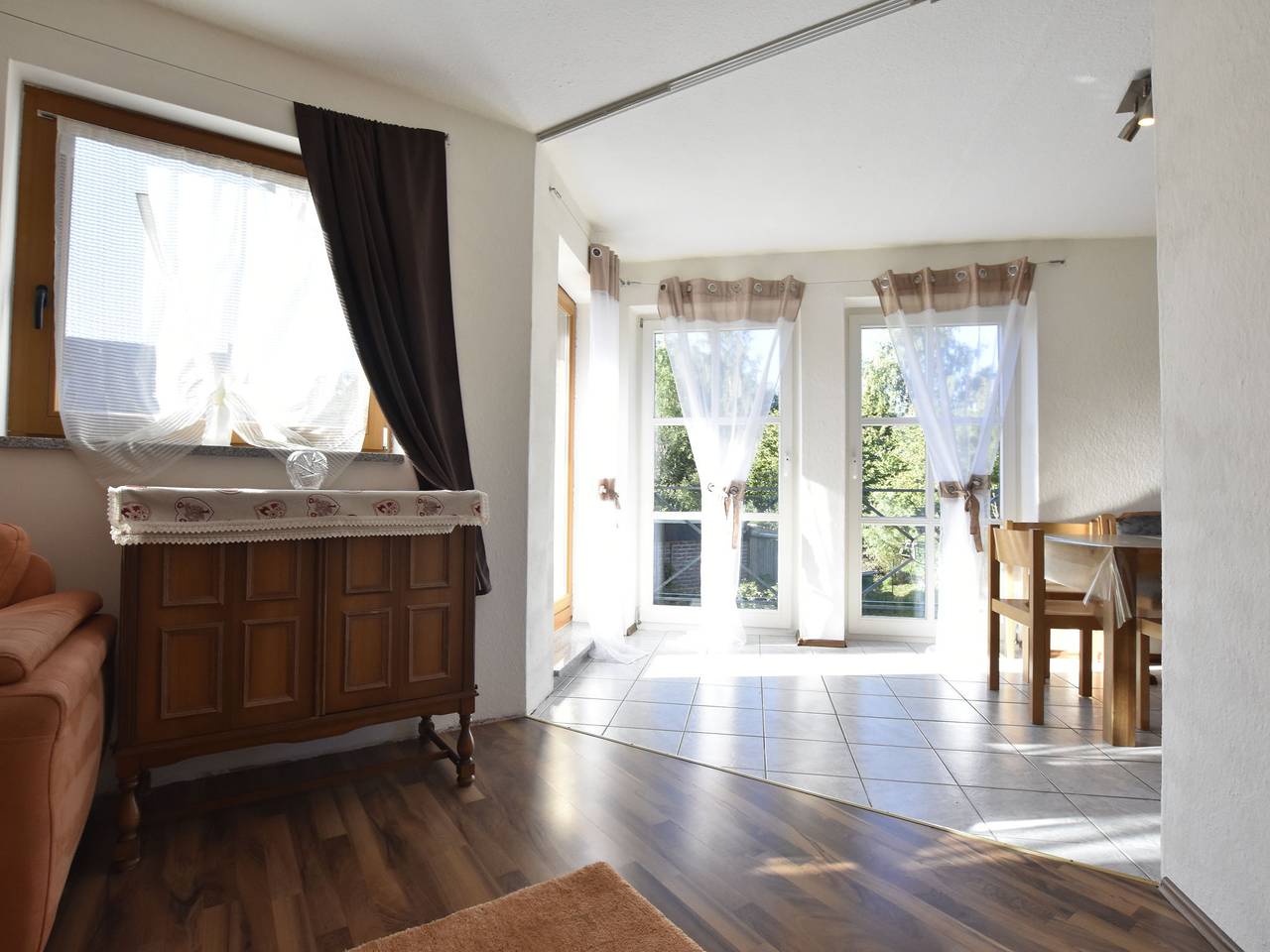 Ganze Wohnung, See-Retreat in Kossau in Lebrade, Südliche Ostseeküste