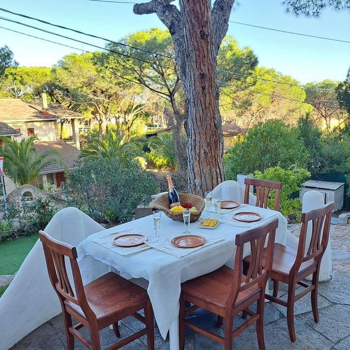 Villa per 6 persone, con terrazza, con animali domestici in Santa Margherita di Pula