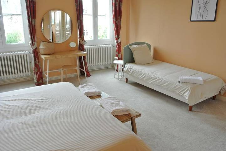 Spacious Maison de Maitre ideal for family fun & exploring. in Landelles-et-Coupigny, Région de Vire