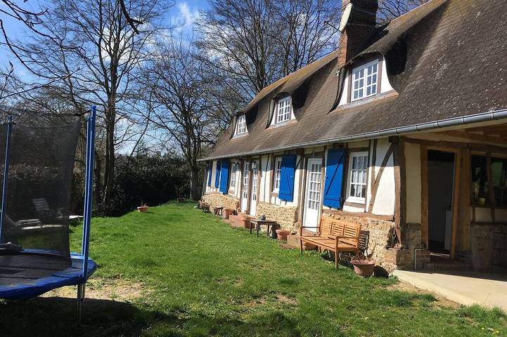 Location de vacances pour 4 personnes, avec jardin à Saint-Georges-du-Vièvre