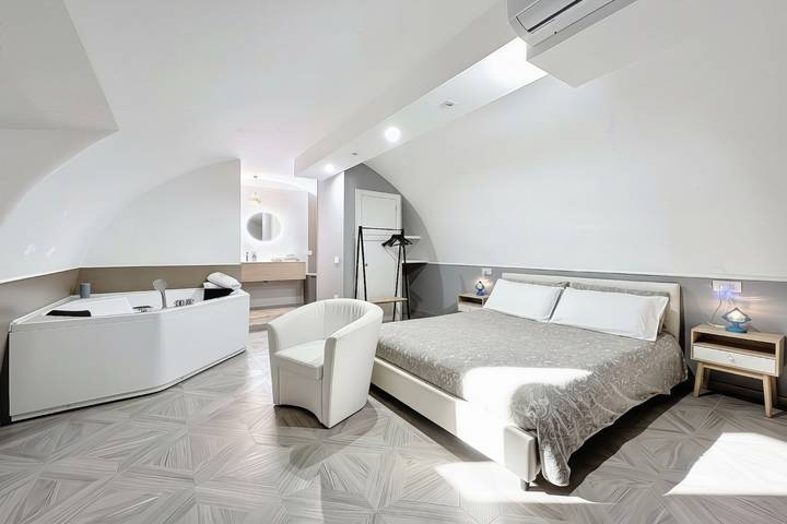 Apartamento de vacaciones para 4 personas, con jacuzzi y balcón - 1