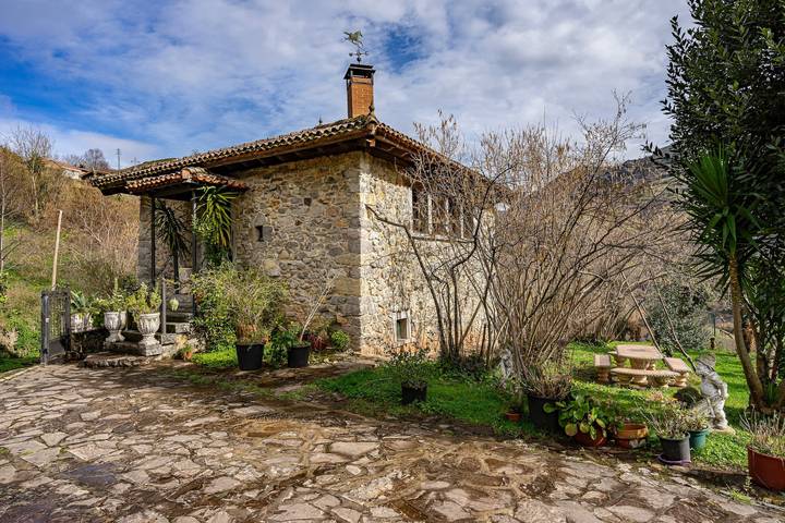 Casa rural para 6 personas, con Jardín