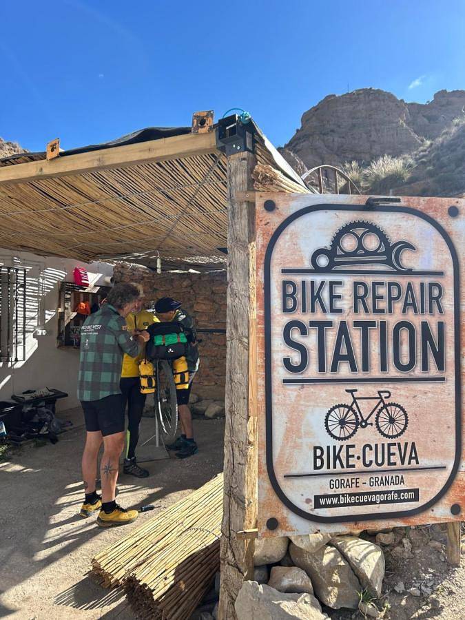 Bike Cueva - Badlands in Gorafe, Géoparc de Grenade