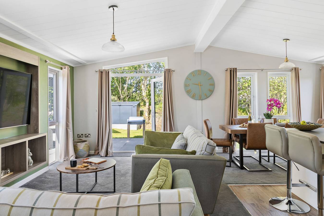 Bramble Lodge, 12 Roadford Lake Lodges in Broadwoodwidger, Devon