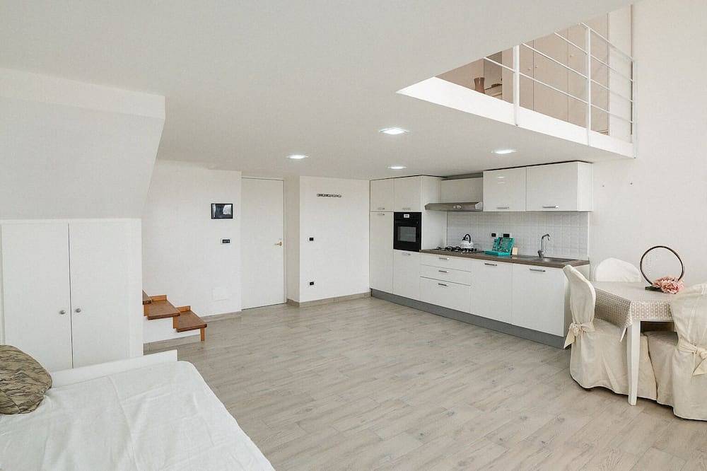 Apartamento entero, Apartment with free parking and sea view in Pozzuoli, Provincia de Nápoles