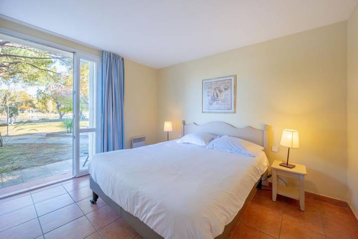 Gîte pour 6 personnes, avec bassin pour enfant et piscine, animaux acceptés dans Port de Cannes Marina - 4