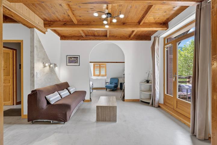 Ganze Wohnung, Gîtes Noryema: Buisse, Mercantour, gemütliche 40 m², 6 Pers., Bergblick, Südterrasse privat in Entraunes, Nizza und Umgebung