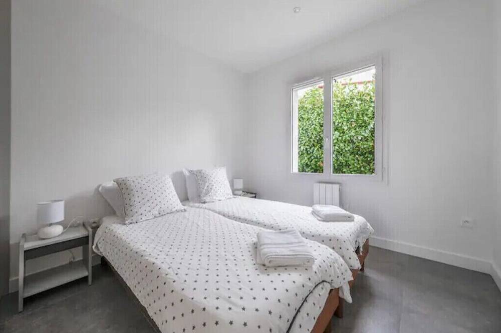 New-walk to town-climatisé-terrasse-pets-parking-calm in Espelette, Region de Bayona