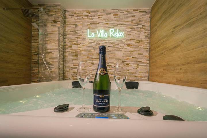 Maison de vacances pour 6 personnes, avec Jacuzzi et Terrasse à Amiens
