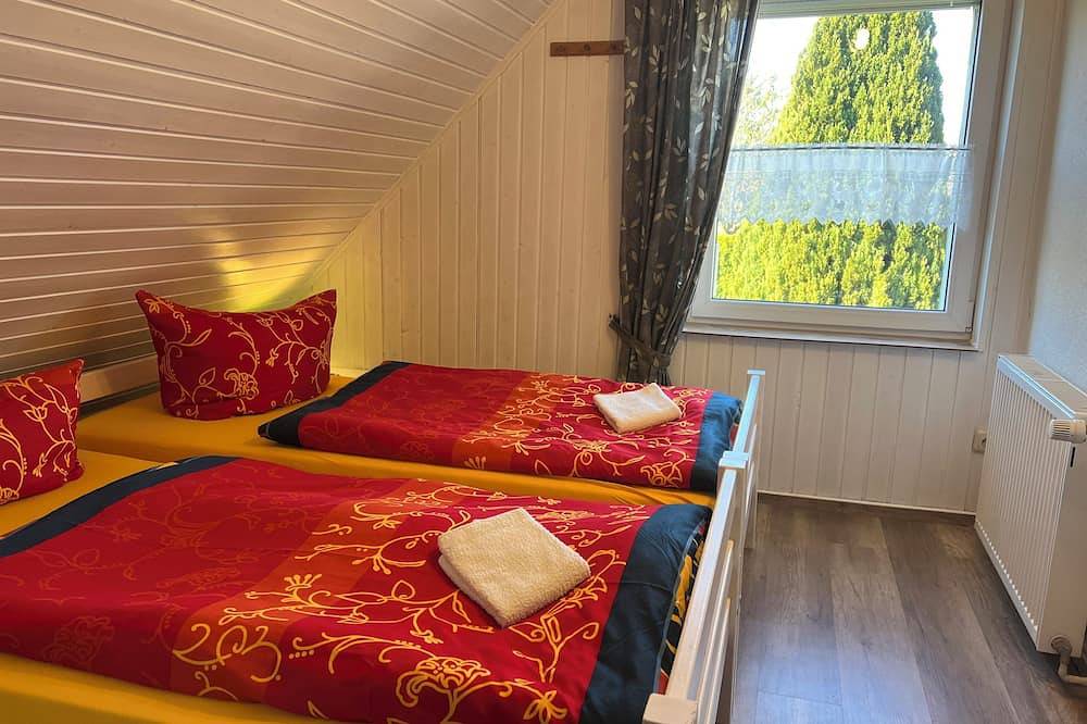 Ferienhaus mit Sauna,Kamin & Terrasse-familienfreundlich im Grünen! in Crussow, Angermünde