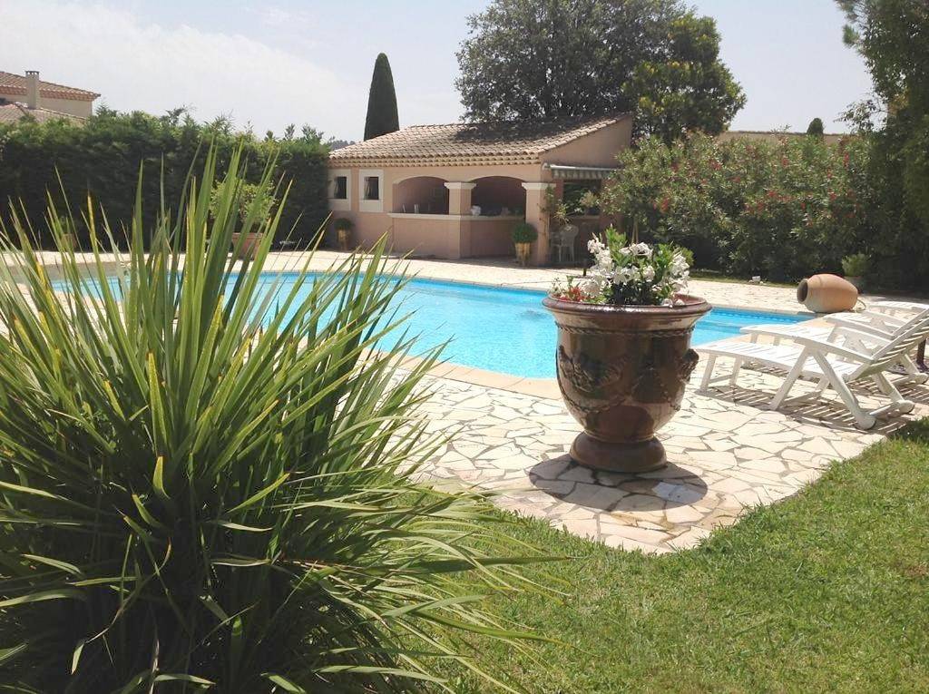 B&B Les Muscades in Saint-Étienne-du-Grès, Région d'Arles