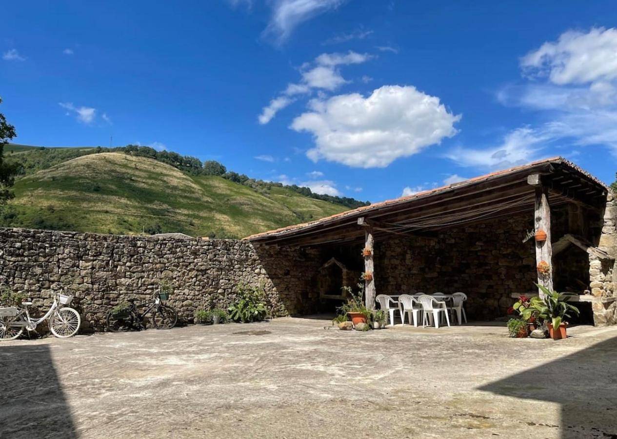 Apartamento entero, Three-Bedroom Apartment in Vega de Pas, Cordillera Cantábrica