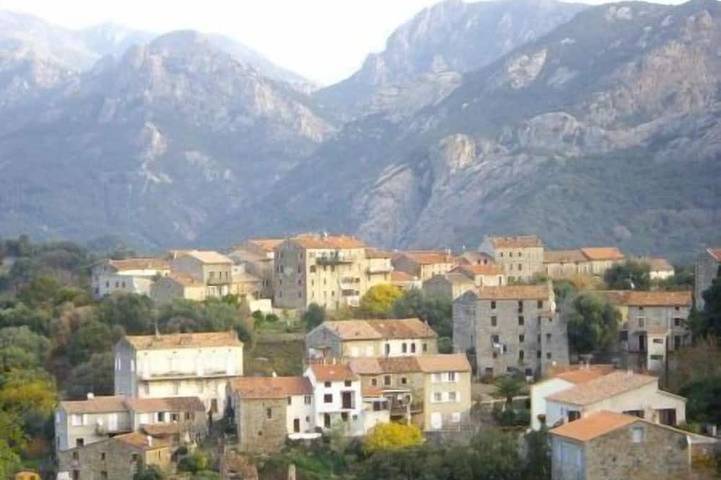 Appartement de vacances pour 6 personnes, avec Terrasse ainsi que Jardin et Piscine