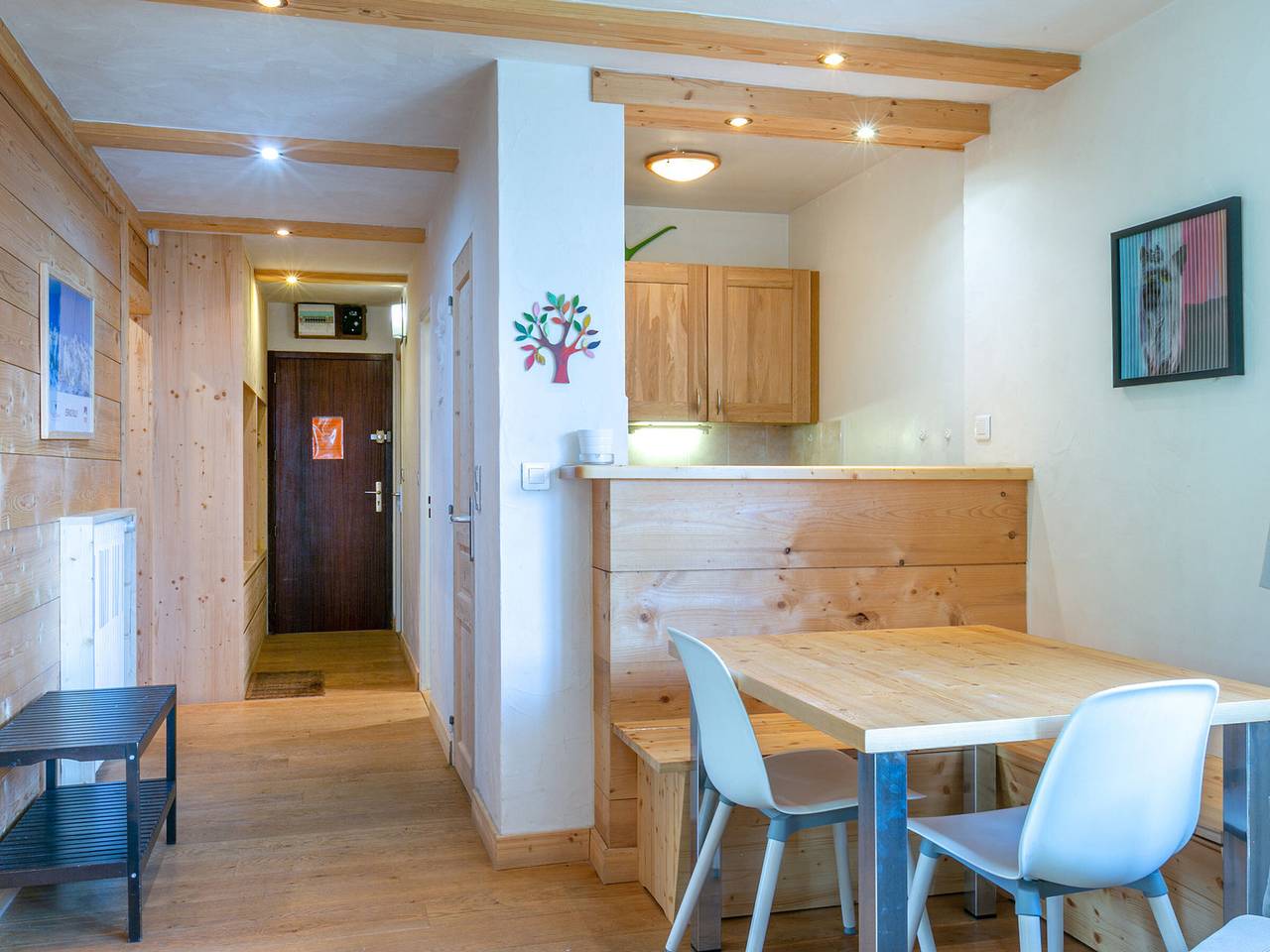 Ganze Wohnung, Elegantes 3-Zimmer-Apartment mit Balkon im Zentrum, renoviert, für 6 Personen, Wlan, Ski-Raum in Val-d'Isère, Rutor-Gruppe