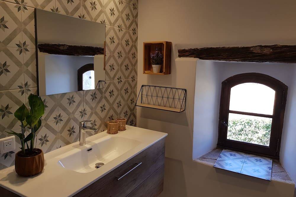 House in Luberon. in Sainte-Croix-à-Lauze, Regionaler Naturpark Luberon