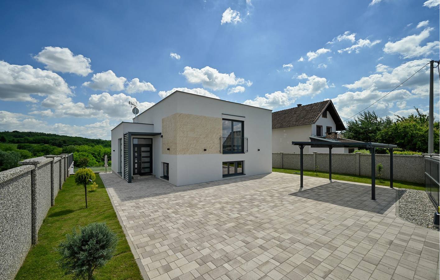 Geräumige 156 m² große Wohnung mit Pool, WLAN, Parkplatz und Grill in Bjelovar-Bilogora