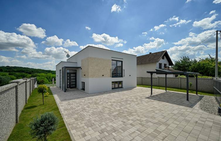 Geräumige 156 m² große Wohnung mit Pool, WLAN, Parkplatz und Grill in Bjelovar-Bilogora
