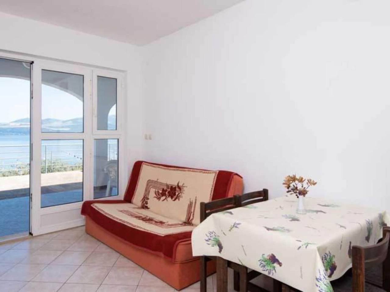 Ganze Wohnung, Spacious and Cozy Seafront Apartments - Two Bedroom Apartment  with Terrace and Sea View in Dubrovnik-Neretva