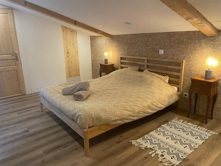 Location de vacances pour 2 personnes, avec jardin ainsi que terrasse et vue à Castellane - 3