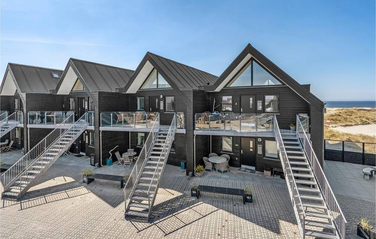 Ferieleilighet for 4 personer, med Terrasse i Vorupør
