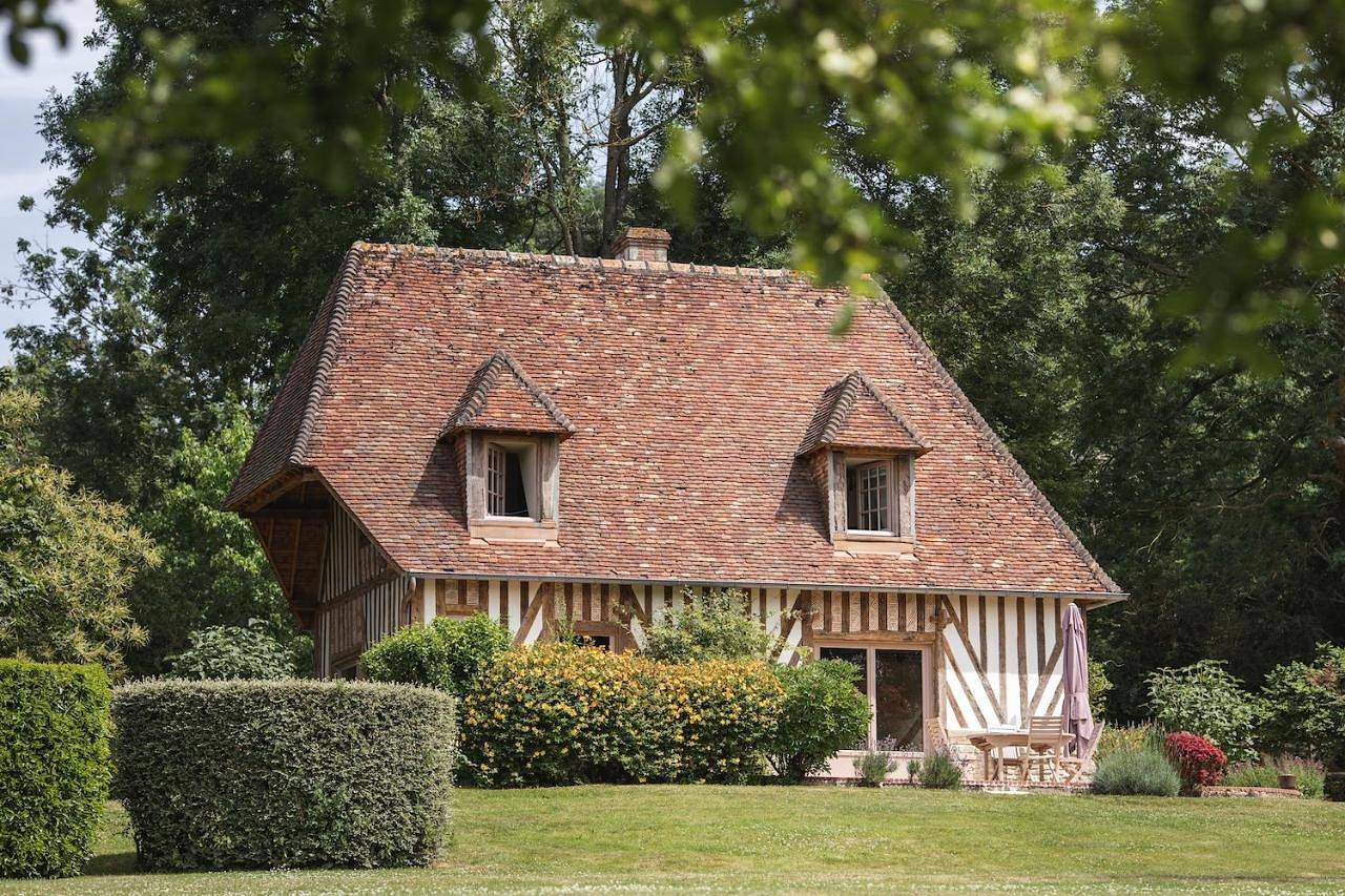 Six-Bedroom House in Saint-Pierre-en-Pays-d'Auge, Région de Lisieux