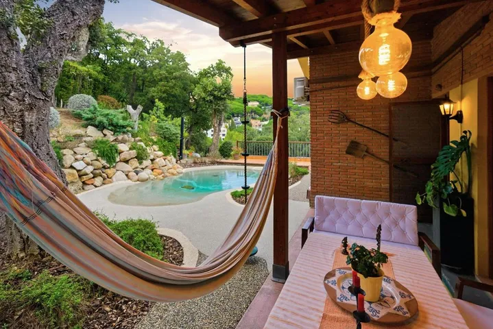 Ferienhaus für 7 Personen, mit Pool und Ausblick sowie Garten - 1