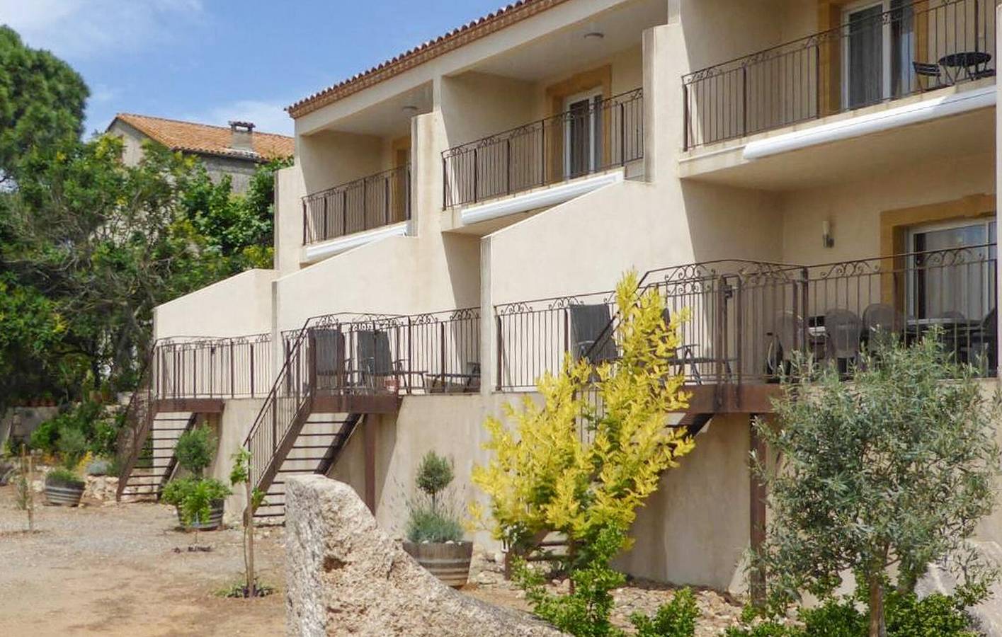 Spacieux appartement de 2 chambres avec piscine, Wi-Fi et parking près de Mirepeisset in Mirepeisset, Côte méditerranéenne (France)