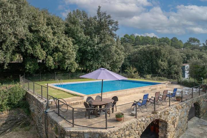Casa rural para 10 personas, con Balcón y Terraza además de Jardín y Piscina en Bescanó - 2