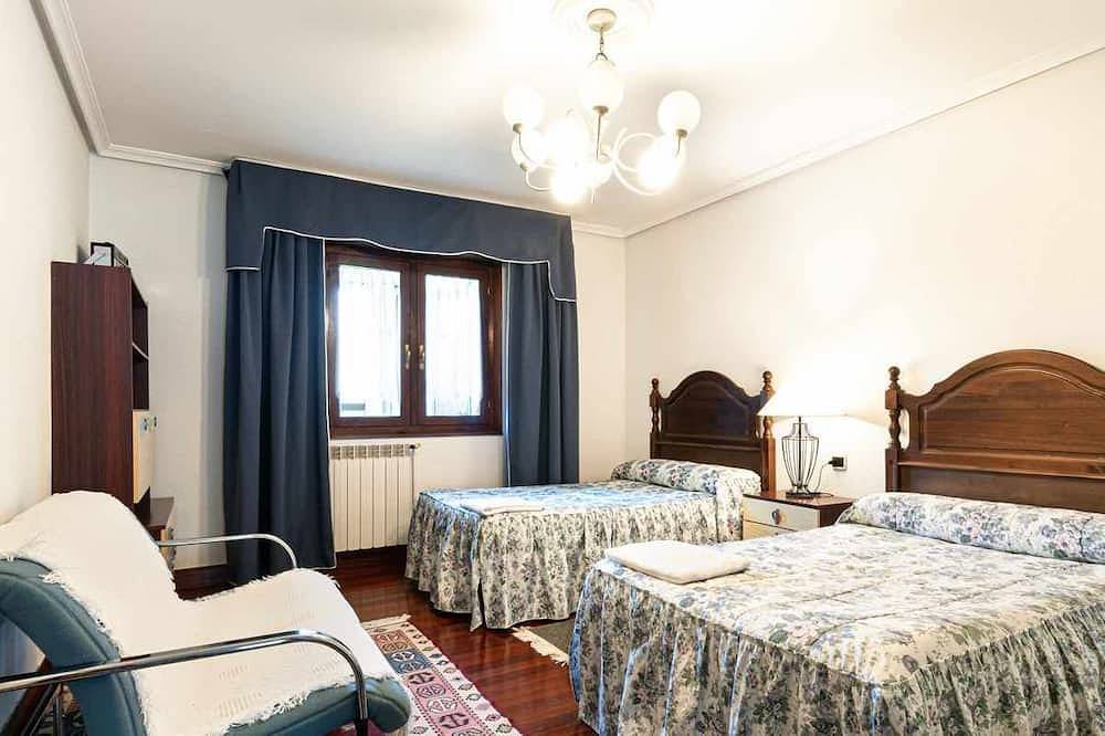 Casa rural Paco G 10404 in Reocín, Costa de Cantabria