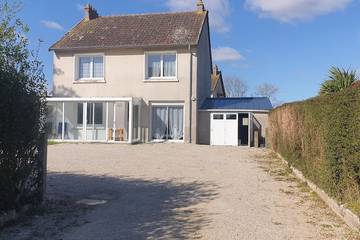 Location de vacances pour 8 personnes, avec terrasse et jardin, animaux acceptés à Montfarville