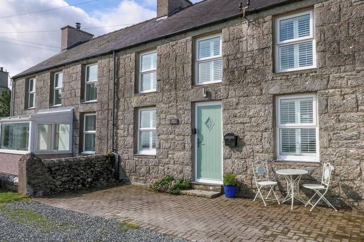 Cottage for 4 people, with garden, with pets in Moelfre