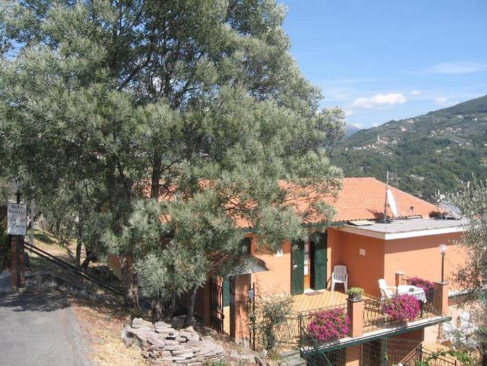 Maison d’hôte pour 2 personnes, avec Balcon ainsi que Terrasse et Jacuzzi à Chiavari