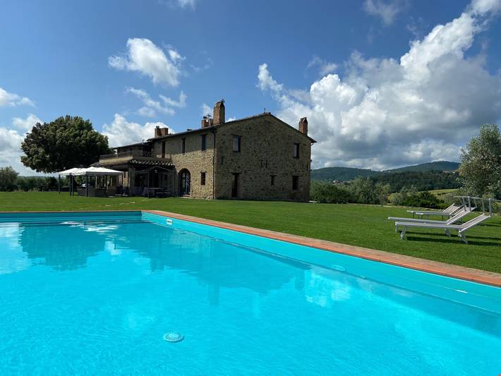 Agriturismo per 24 persone, con Balcone e Idromassaggio nonché Giardino e Sauna a Marsciano