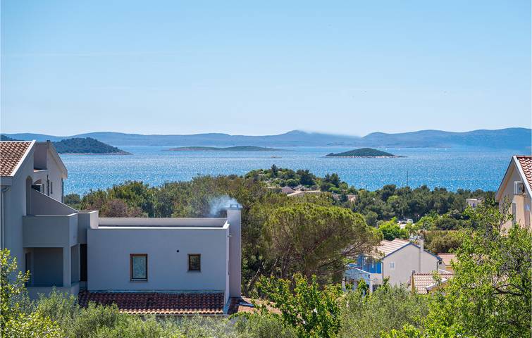 Gemütliche 2-Zimmer-Wohnung mit Pool in Strandnähe in Drage (Pakoštane), Zadar