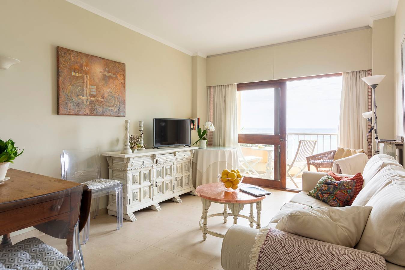 Zentrales Apartment in erster Strandreihe, direkt am Yachthafen in Marbella Zentrum, Marbella