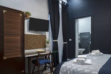 Bed And Breakfast for 2 Guests in Naples, Tyrrhenian Coast Campania, Picture 2