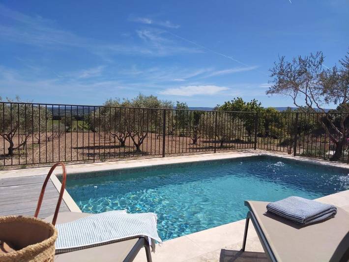 Location de vacances pour 6 personnes, avec terrasse et piscine à Joucas - 3