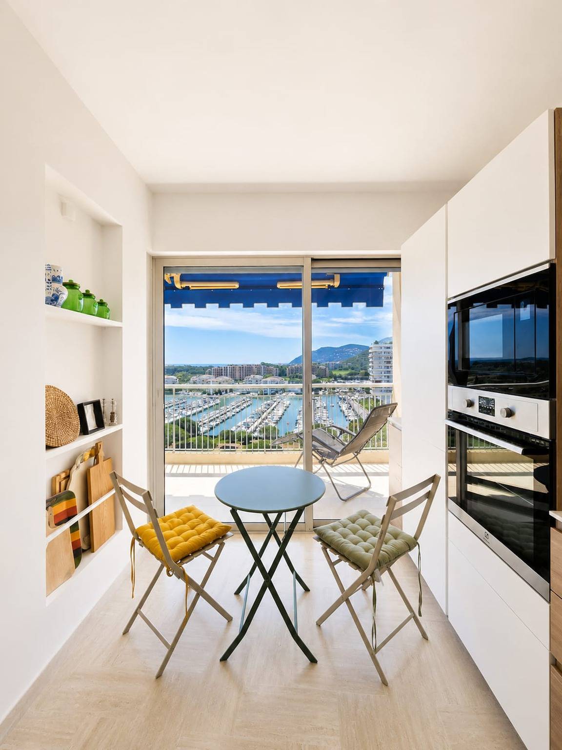 Geheel vakantieappartement, Apt 8 guests sea view & pool 10 minutes from Cannes in Mandelieu-la-Napoule, Massif de l'Esterel