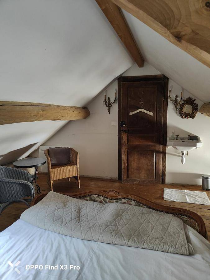 Gîte de l'Orangerie du Saulce in Escolives-Sainte-Camille, Région d'Auxerre